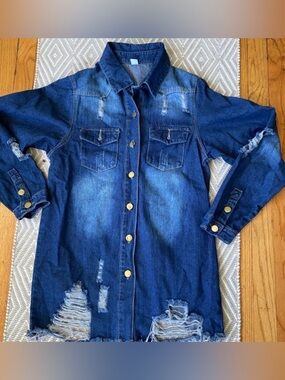Women’s distressed fun tie dyed denim shacket jacket, Size M